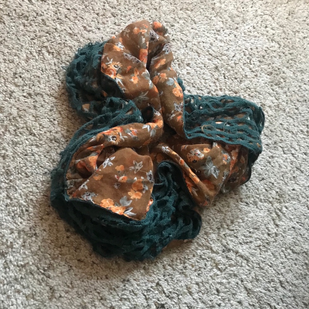 Crotchet floral scarf